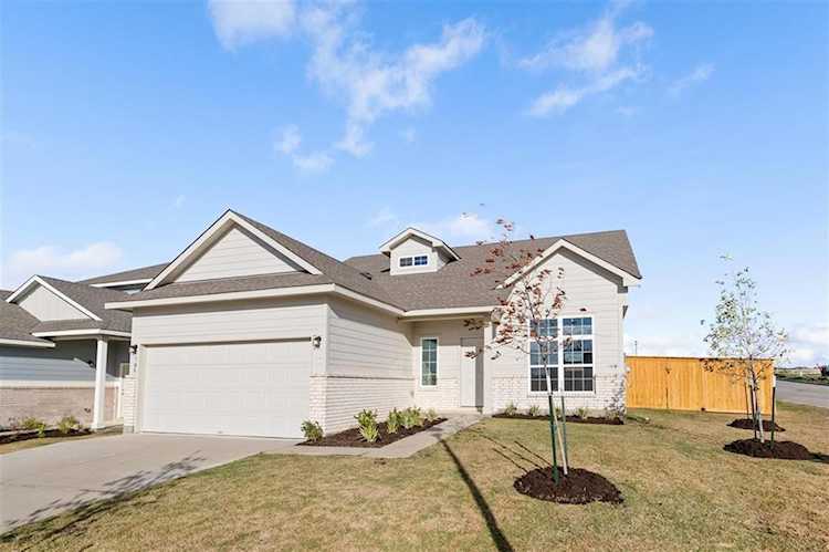 700 Yellow Ribbon TRL Jarrell, TX 76537