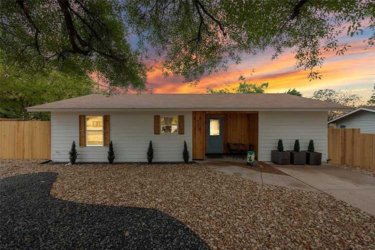 6422 S Meadows BLVD Austin, TX 78745