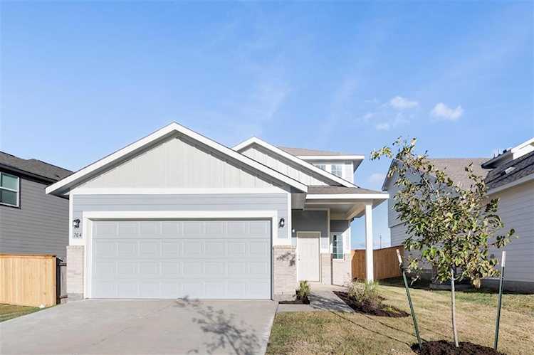 704 Yellow Ribbon TRL Jarrell, TX 76537