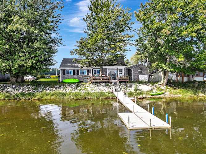 65 Meadow Ln Burnham, ME 04922
