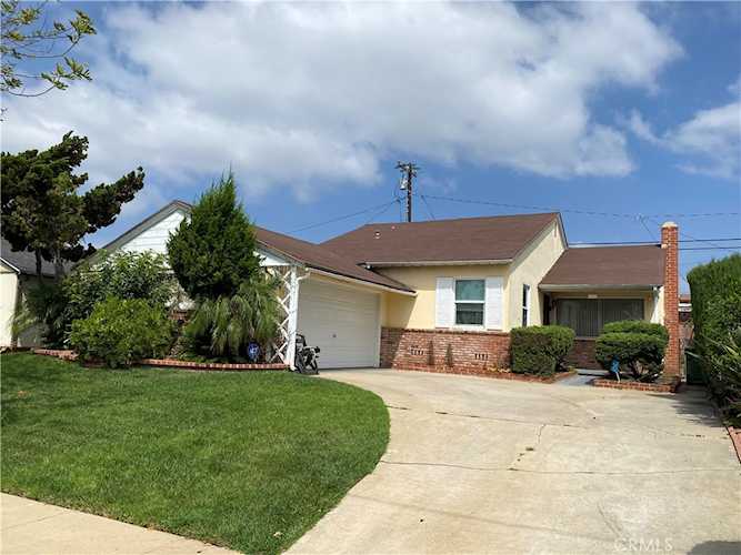 2319 W 117th St Hawthorne, CA 90250 | MLS DW23172514 Photo 1