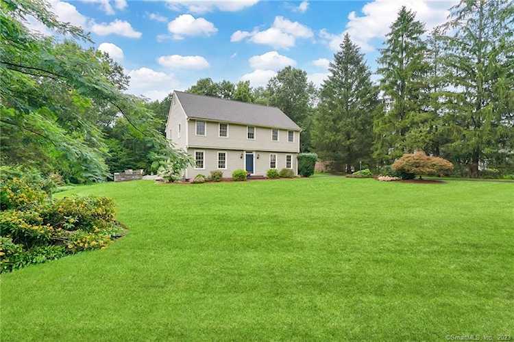 75 Bittersweet Ln Glastonbury, CT 06073