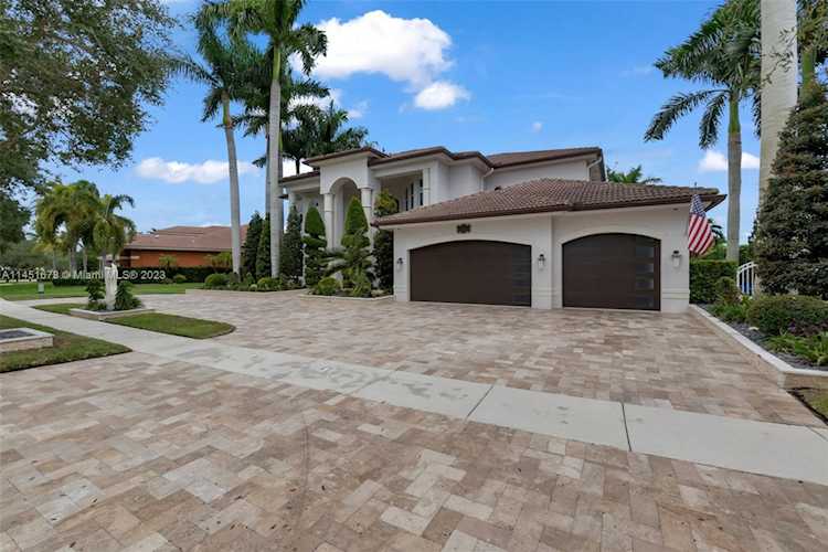 4137 SW 195th Ter Miramar, FL 33029