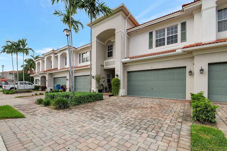 4 Nottingham Place Boynton Beach, FL 33426