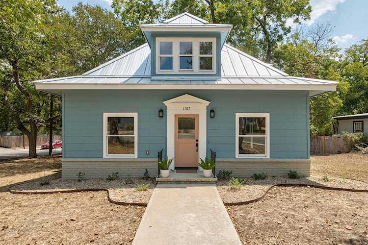 1107 W San Antonio ST San Marcos, TX 78666