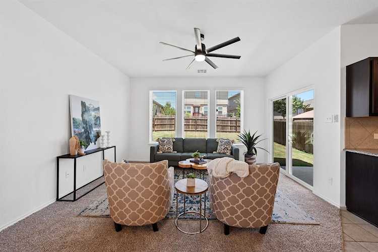 213 Lake GLN San Marcos, TX 78666