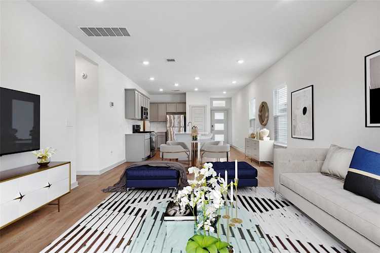 2004 Daleside LN Austin, TX 78754