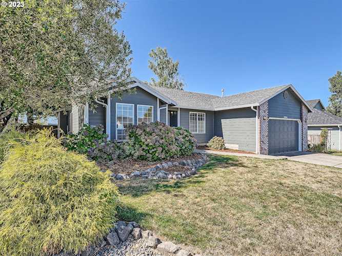 2903 NW Ogden ST Camas, WA 98607