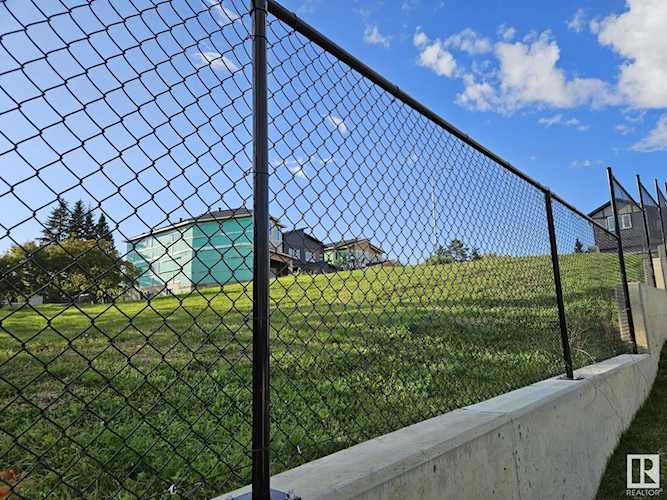 4509 49 Avenue Beaumont, AB T4X 2B2