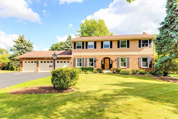 1201 Lexington Dr Algonquin, IL 60102