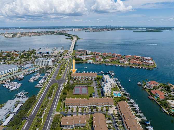 107 Yacht Club Ln Tierra Verde, FL 33715