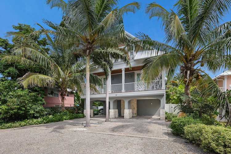 117 Maple Ave Anna Maria, FL 34216