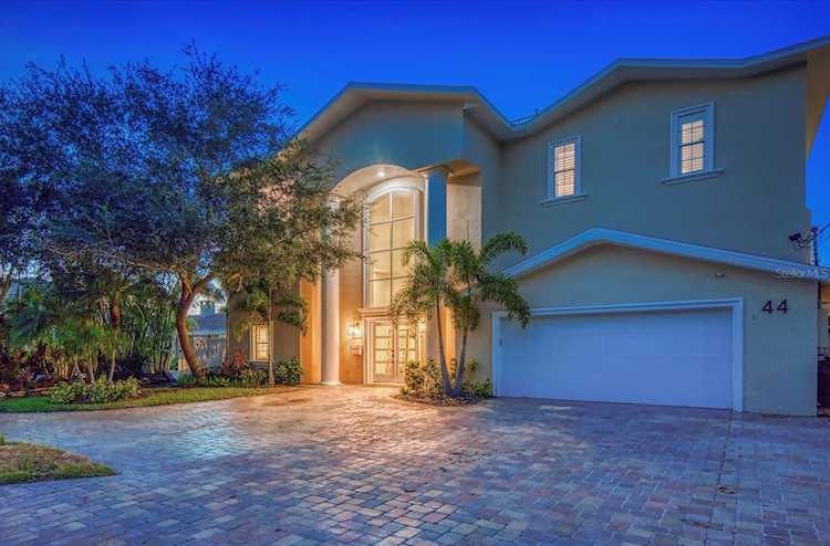 44 Sunset Bay Dr Belleair, FL 33756