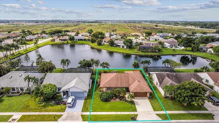 9757 Majorca Pl Boca Raton, FL 33434