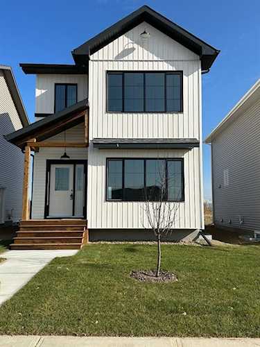 113 Mcghee St Fort McMurray, AB T0P 1