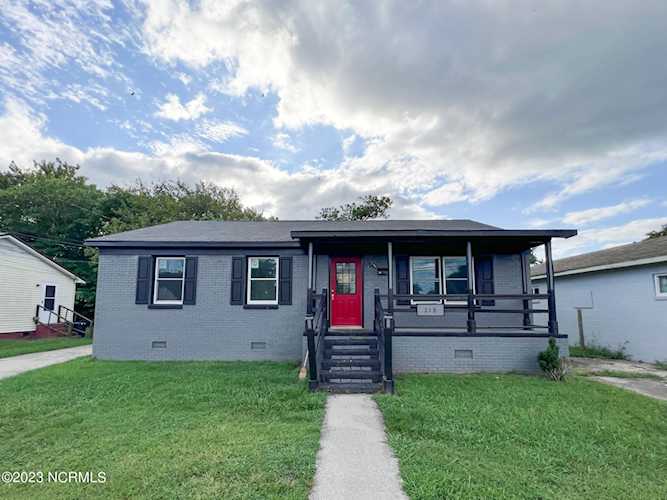 213 N Oakum St Edenton, NC 27932