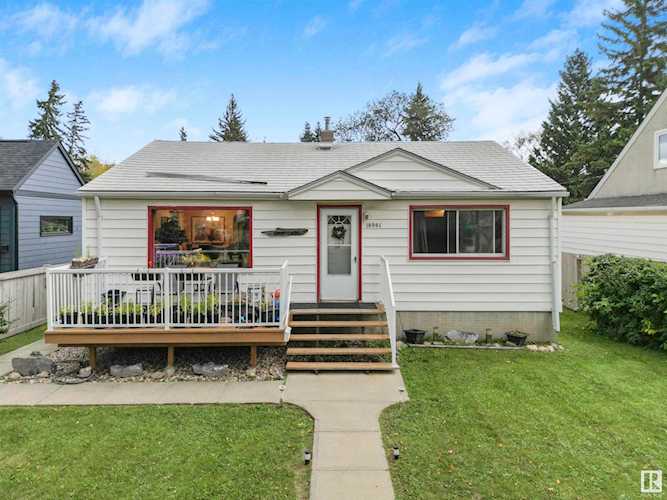 10961 136 Street Edmonton, AB T5M 1M2