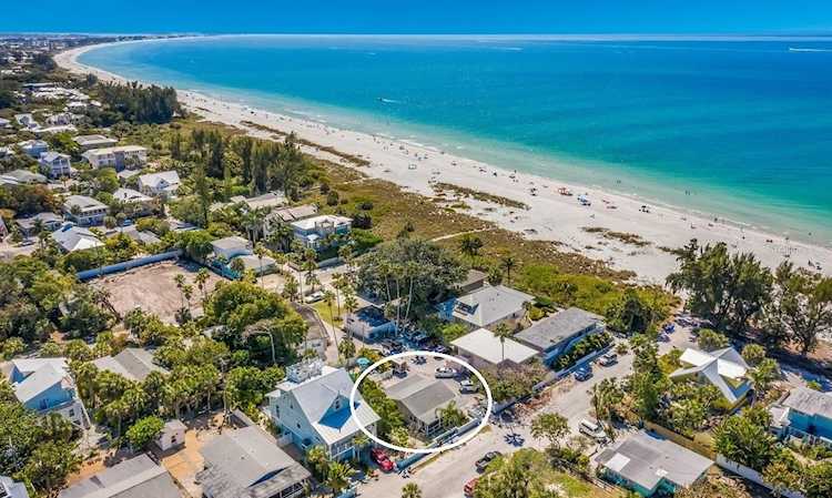 107 Palm Ave Anna Maria, FL 34216