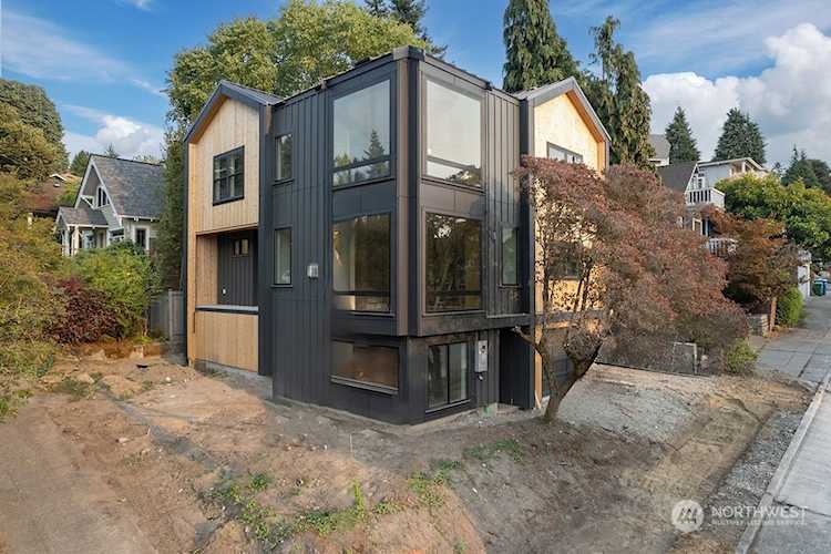 217 NW 52nd St Seattle, WA 98107