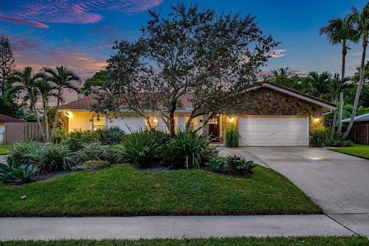 3578 Lakeview Drive Delray Beach, FL 33445