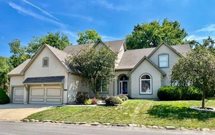 10309 Granada Ln Overland Park, KS 66207