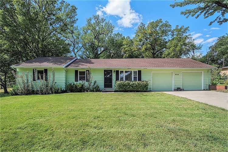 9712 Pennsylvania Ave Kansas City, MO 64114