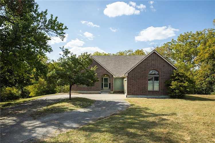 1000 SW Crossing Dr Lee's Summit, MO 64081