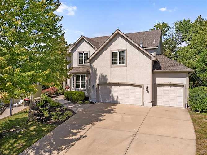 22306 W 46th St Shawnee, KS 66226