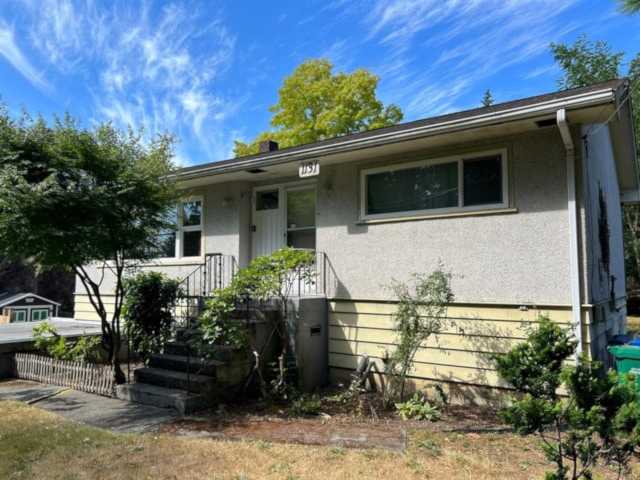 1131 Haliburton St Nanaimo, BC V9R 6N6