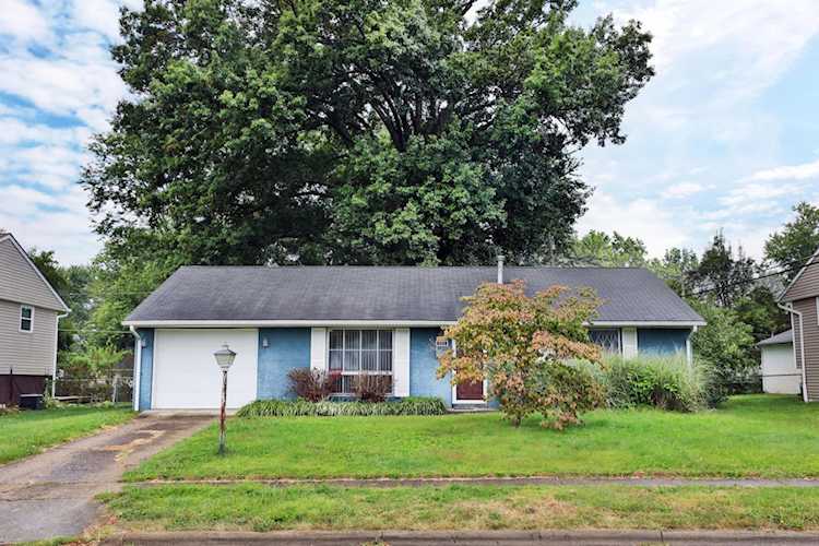 For Sale: $227,500 A home for sale for sale at 221 Imperial Drive Columbus, OH 43230 - Franklin. MLS 223029844 - Affordable Royal Manor ranch home is waiting for a new family! Convenient one floor living with... Photo 1