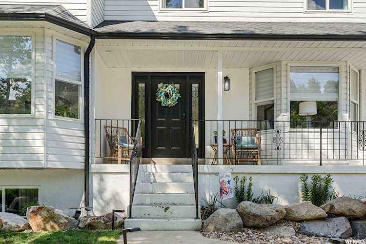 10927 S Lostwood Dr Sandy, UT 84092