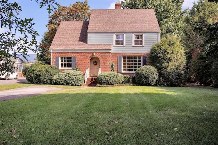 641 Apperson Salem, VA 24153