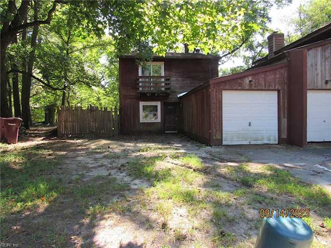 7 Farington Circle Chesapeake, VA 23320