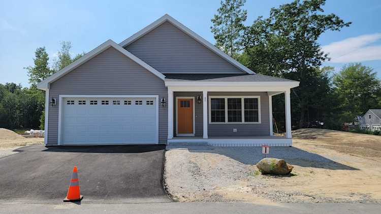 Unit 1 Canterbury Commons #1 Epping, NH 03042
