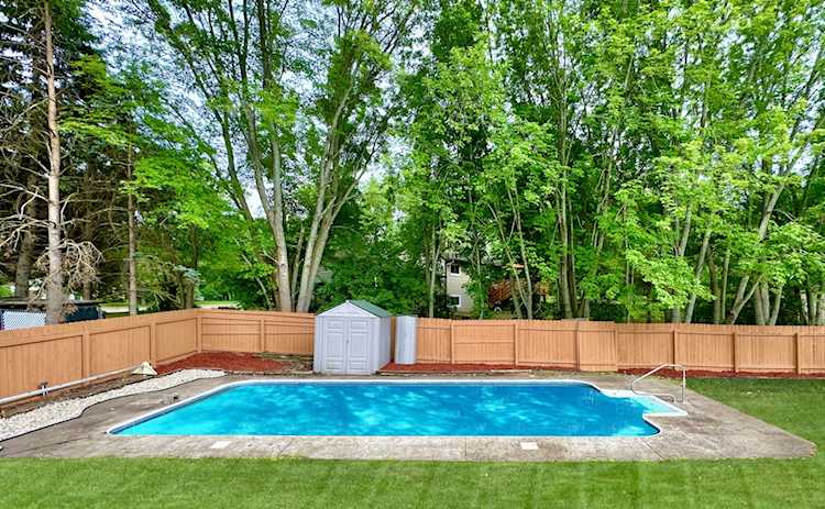 1748 Peltier Lake Drive Centerville, MN 55038