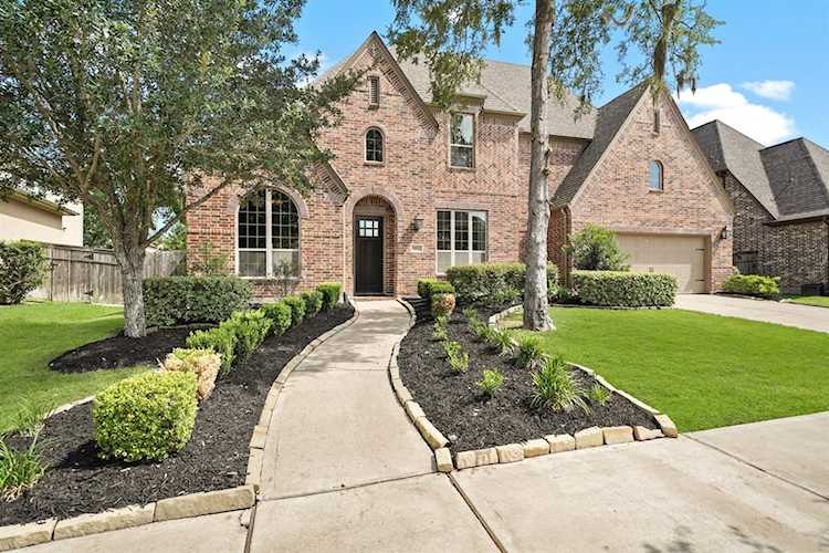 9811 Mount Whitney Missouri City, TX 77459