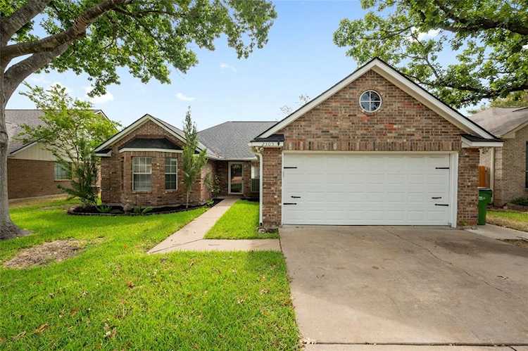 2305 Raintree PATH Round Rock, TX 78664