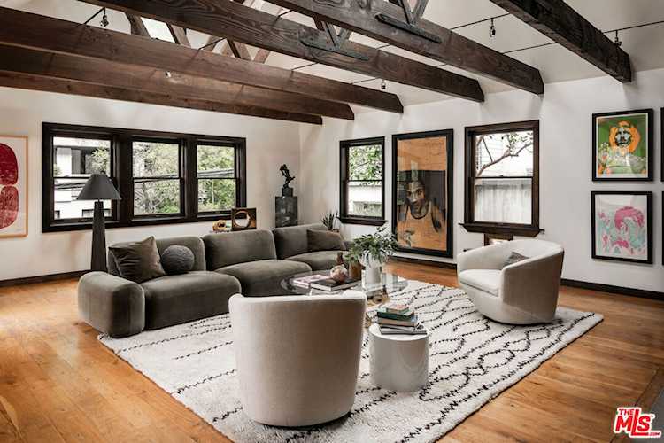 8241 Kirkwood Dr Los Angeles, CA 90046