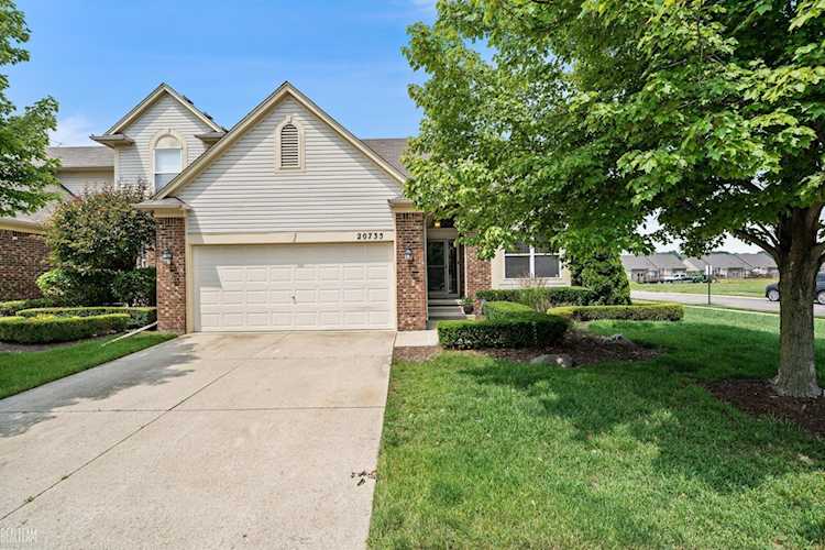 20735 Kenmare St Macomb Twp, MI 48044
