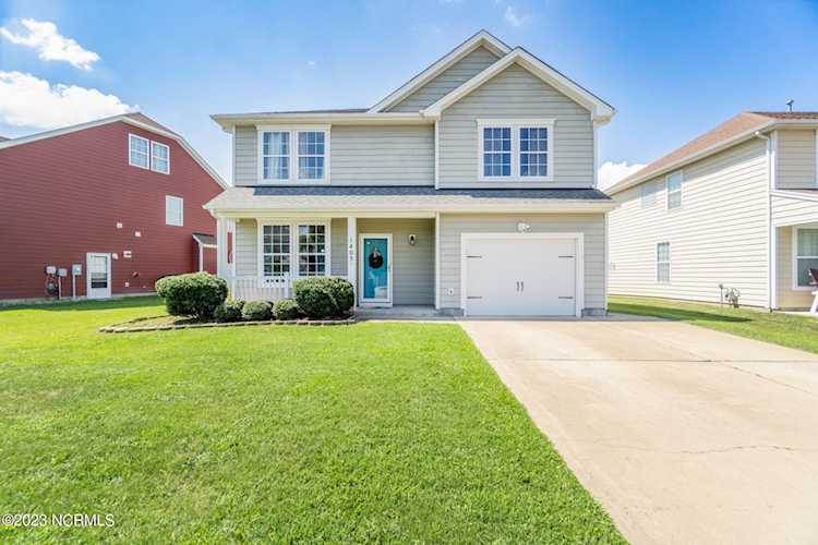 1405 Charlotte St Elizabeth City, NC 27909