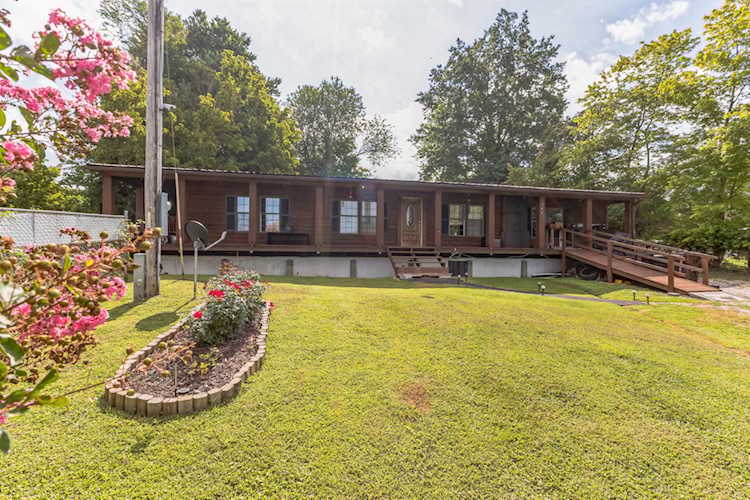 740 N Main St Stanton, KY 40380
