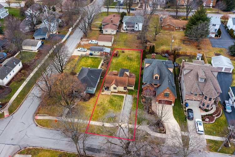 209 N West St Naperville, IL 60540