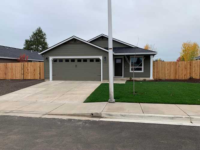 7968 Jacqueline Way White City, OR 97503