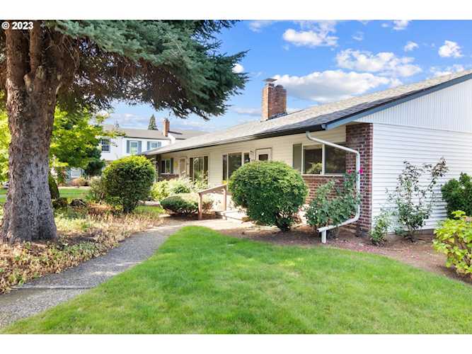 1031 NE 90th AVE #C Portland, OR 97220