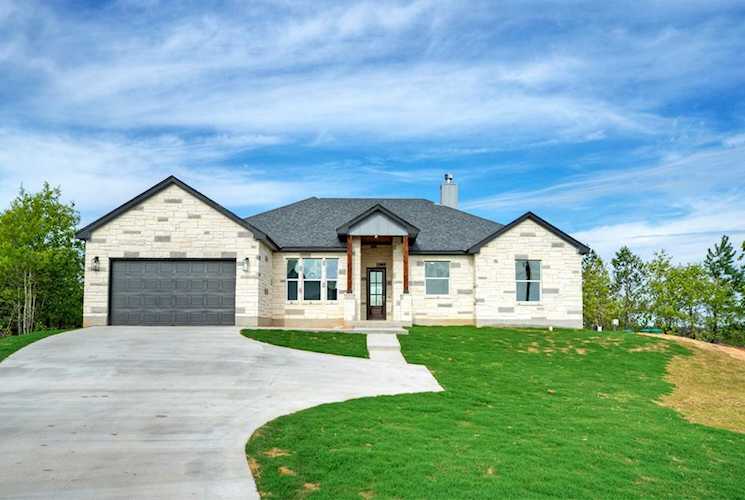 106 Pinecrest DR Bastrop, TX 78602