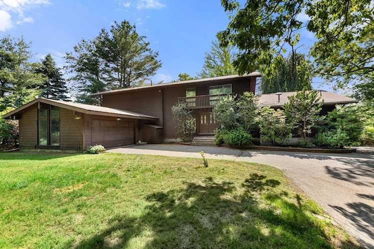 4 Pleasantview Terrace Framingham, MA 01701