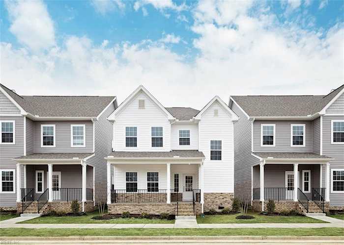 1015 Melbourne St Newport News, VA 23608