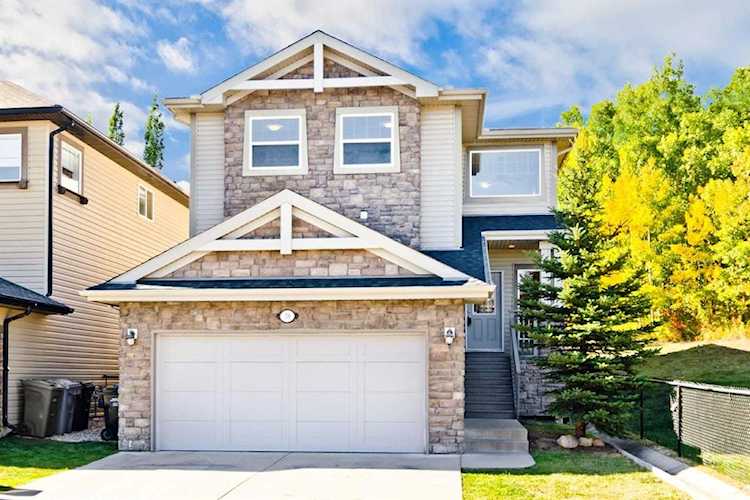 59 St Moritz Terrace SW Calgary, AB T3H 5Y1