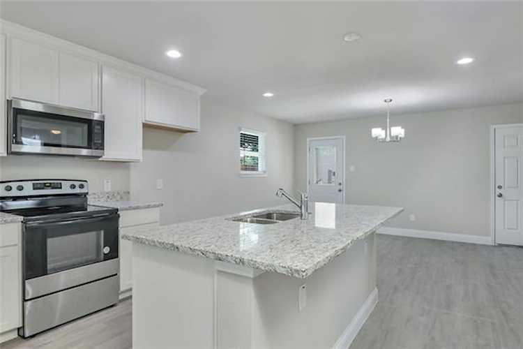 816 E Maddox Avenue Fort Worth, TX 76104