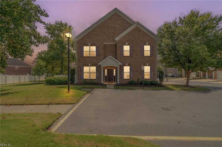 909 Atkinson Mews Chesapeake, VA 23320